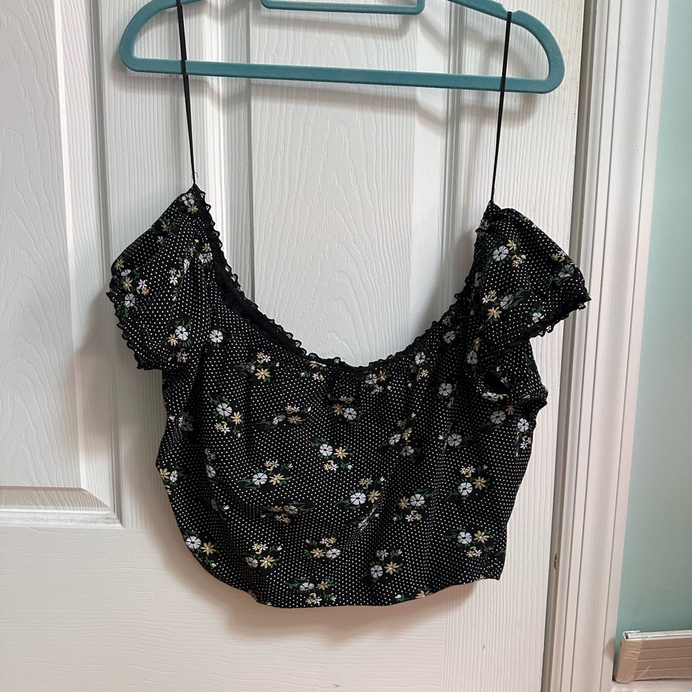 Floral Black Off-Shoulder Crop Top
